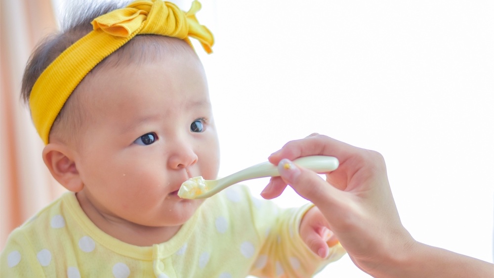 赤ちゃんがパンを食べられるのは生後5～6ヶ月